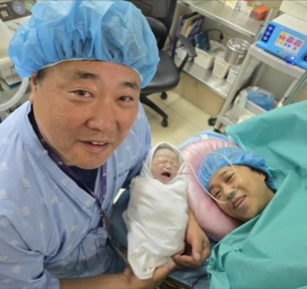 ❤️初为人父！格拉利什社媒宣布女儿出生 英媒曝光多张女友孕期亲密照