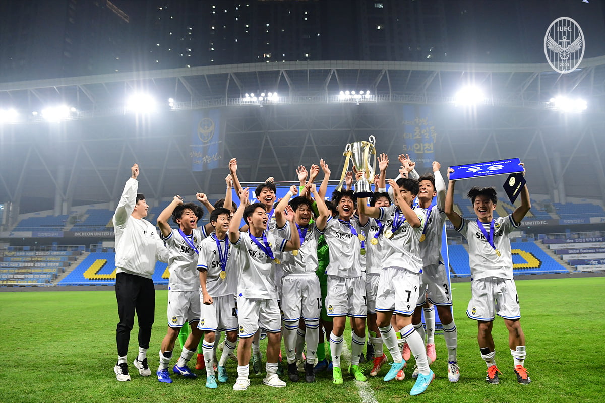 ⚽意甲战报：波贝加染红 扎卡尼建功 拉齐奥3-0十人博洛尼亚 各项赛事7连胜