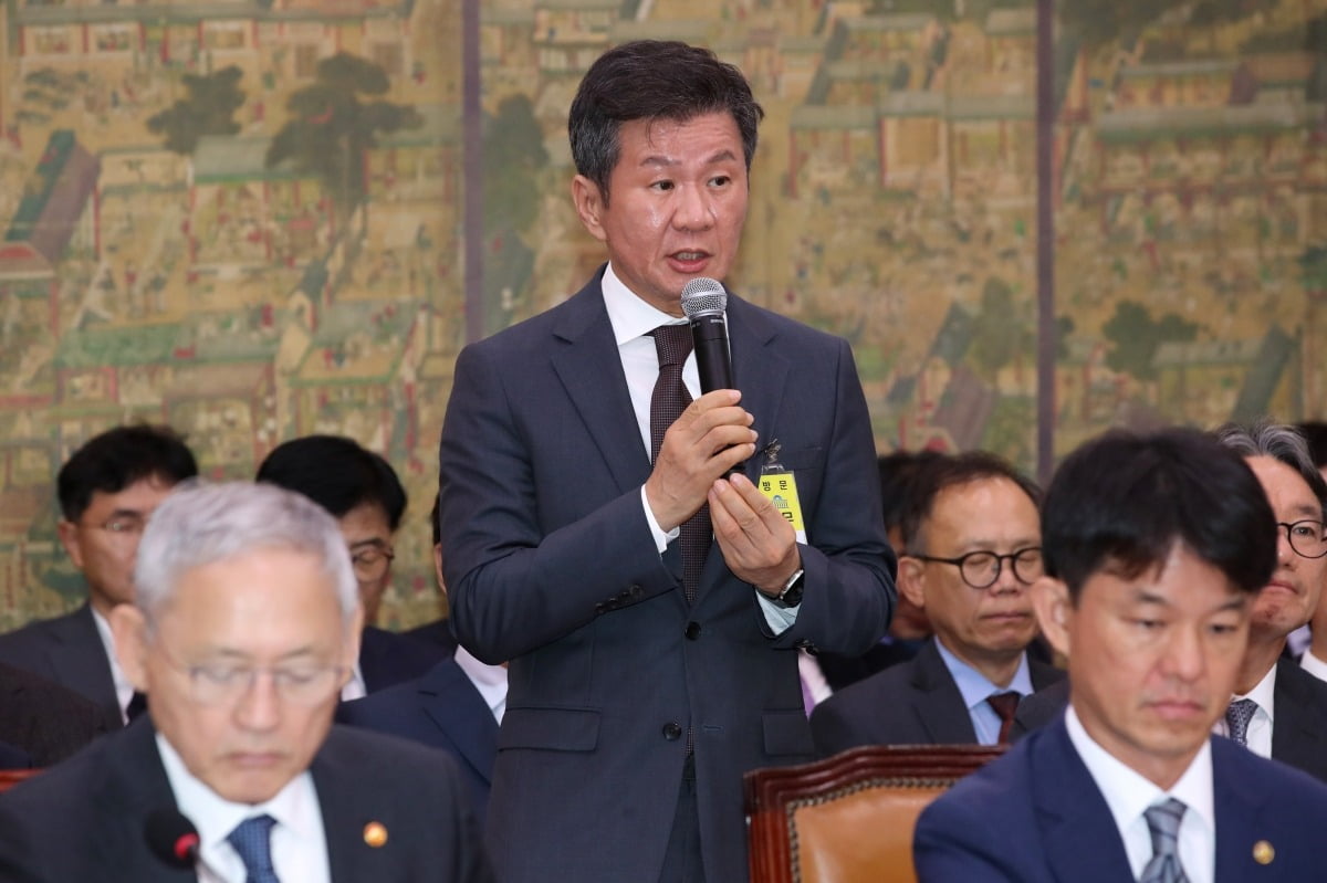 丰塞卡：赢下德比后仍能保持强势很重要 欧冠很不走运连遇强队