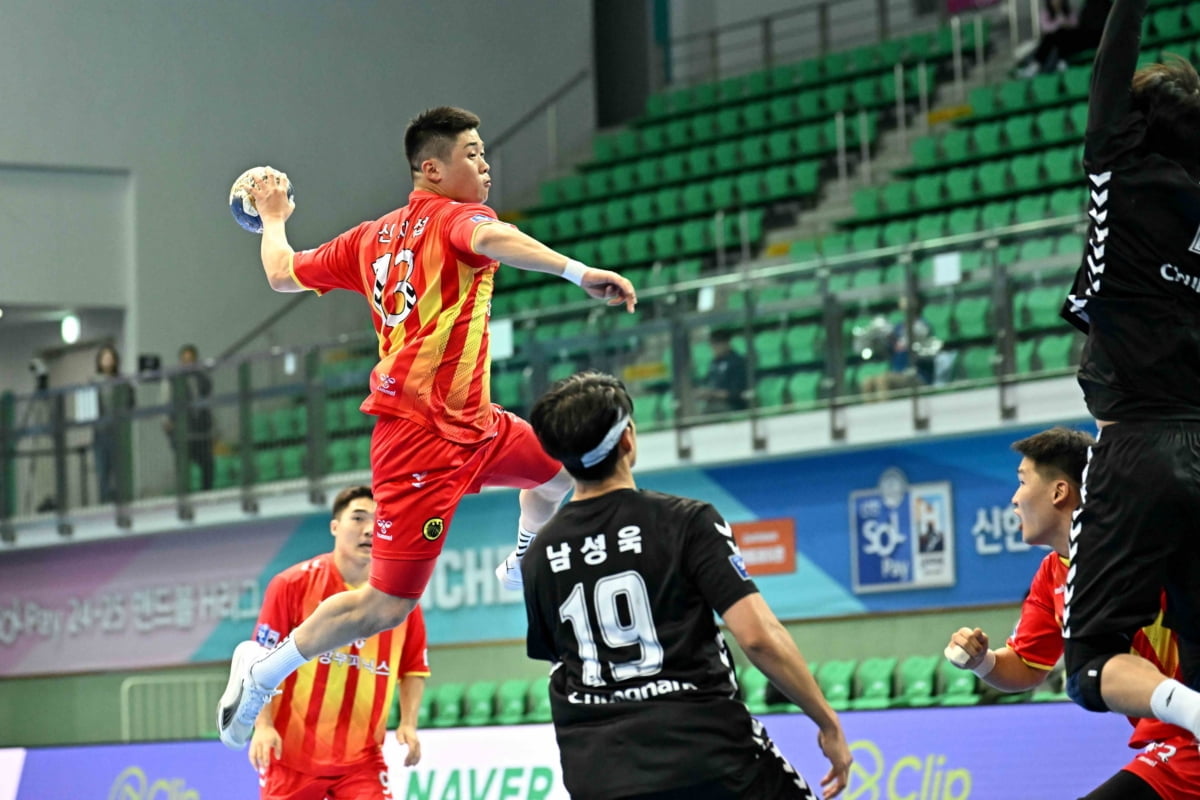 多特蒙德vs霍芬海姆全场数据：射门数6-12，射正数2-1