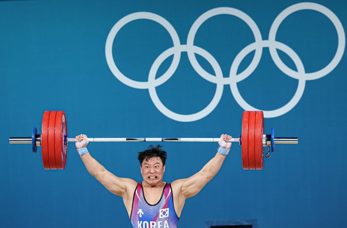 神童！17岁亚马尔代表俱乐部和国家队完成40次传射