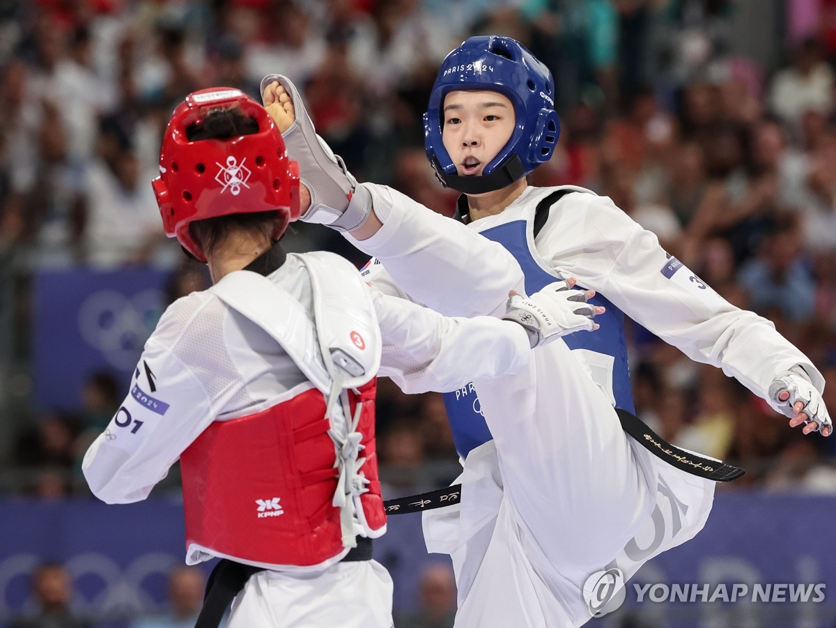 贝尔格莱德红星中场：知道踢巴萨不易，但我们上半场表现不错