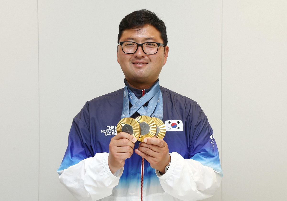 奉献4次扑救，里尔门将舍瓦利耶当选里尔vs马竞全场最佳球员