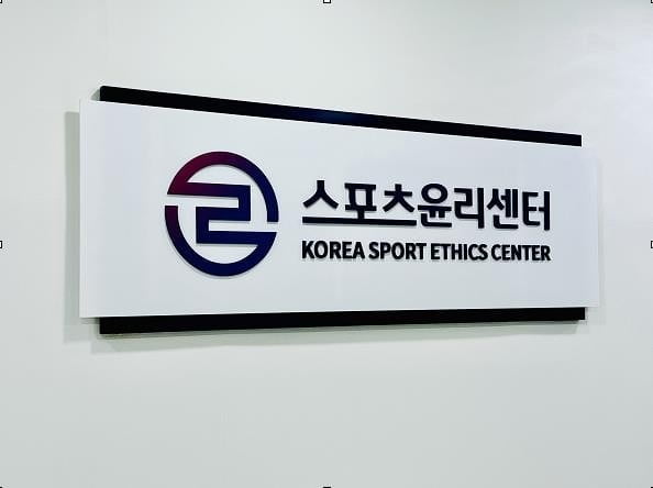 赫罗纳主帅：最后两轮踢阿森纳和AC米兰，我知道我们晋级希望很渺茫
