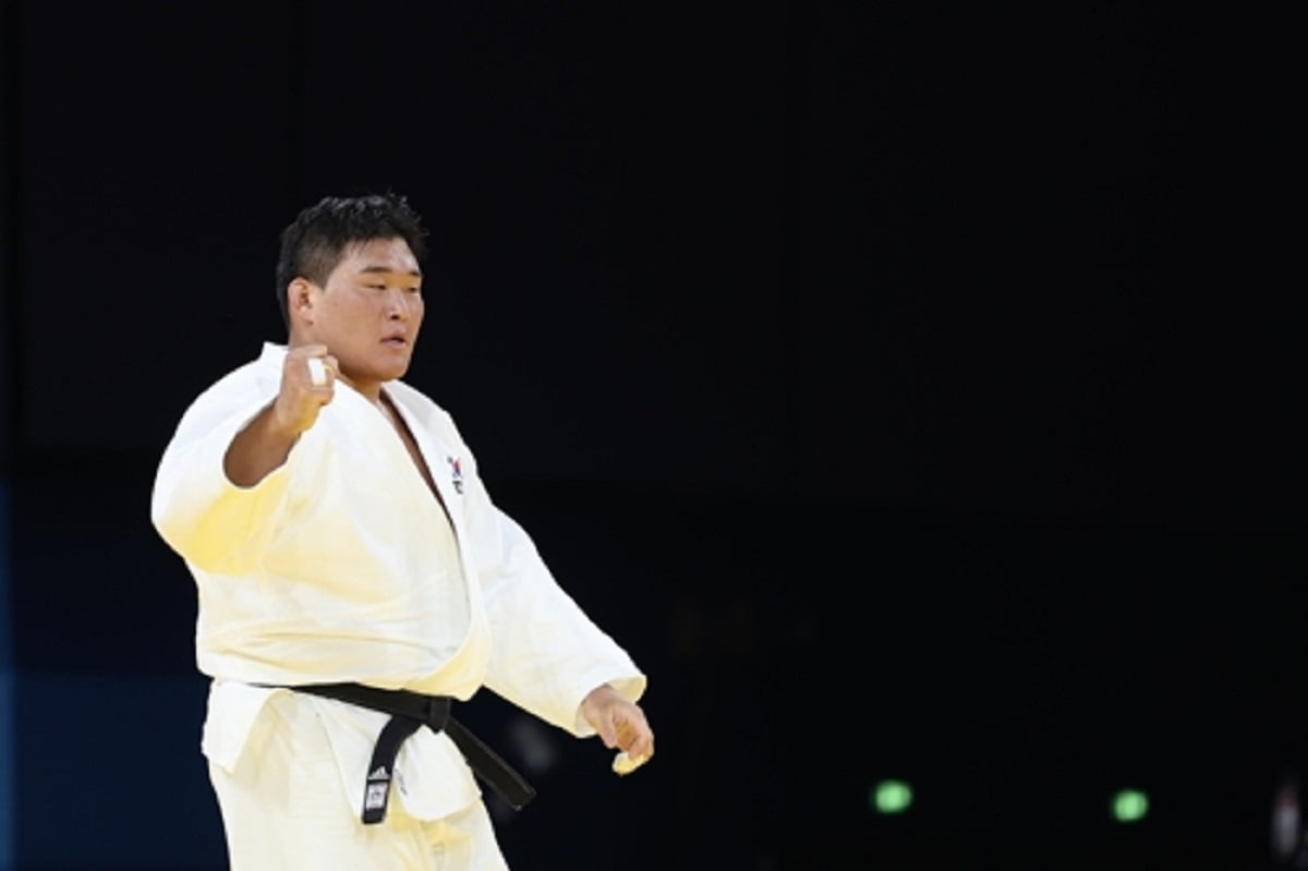 山川哲矢禁区内停球后右脚抽射破门 神户胜利船1-0东京绿茵