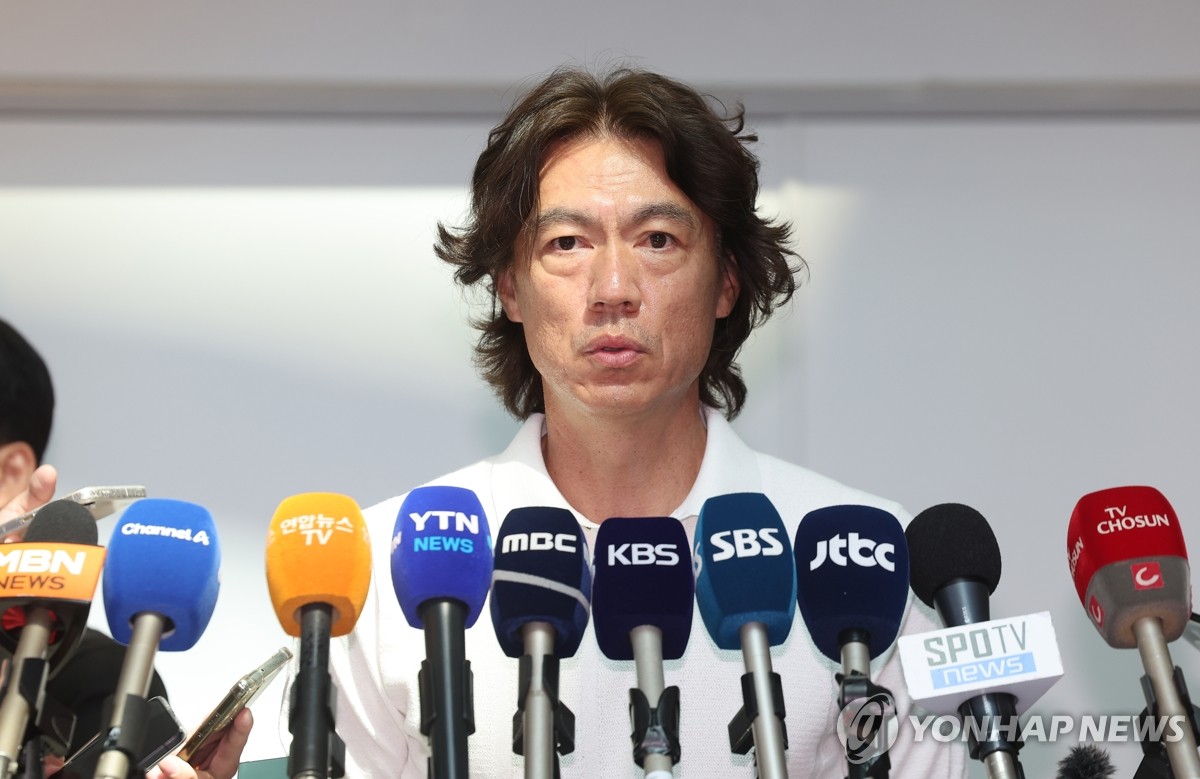 备战下一场比赛，C罗社媒晒多张训练照：努力工作