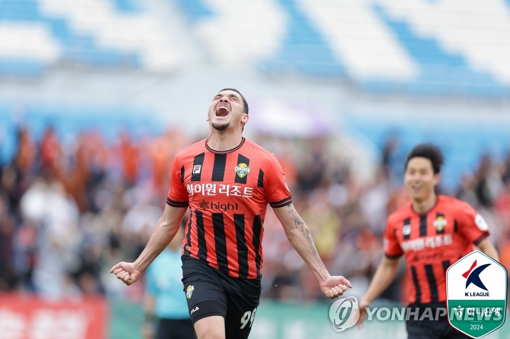 椎桥慧也开局3分钟头球闪击破门！名古屋鲸鱼1-0领先横滨水手