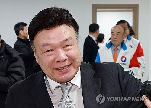内维尔：我不会更改预测 还是看好阿森纳夺冠